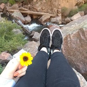 Meet your Posher, Kara